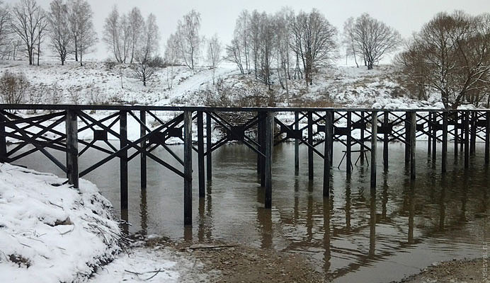 Свайные мосты: надежное решение для преодоления водных преград в Новоалтайске от 56832 руб